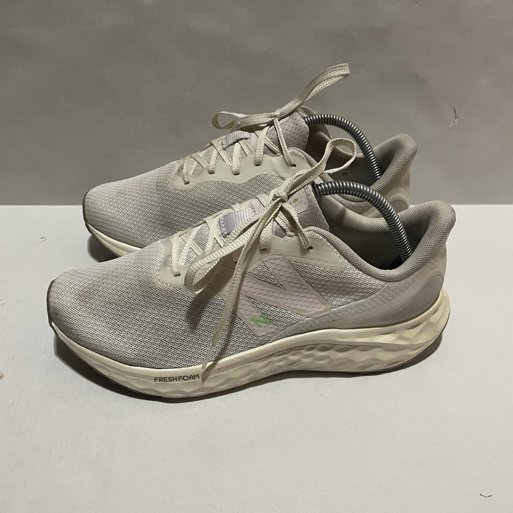 New Balance Womens Fresh Foam Arishi V4 Running Shoe White Size 10 D NO INSOLES